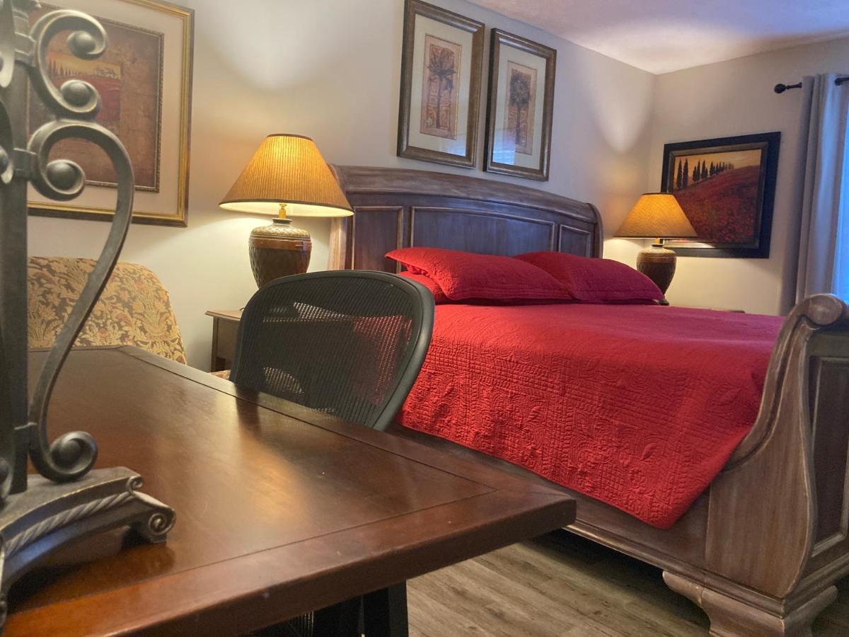 Spacious 3 Bedroom 2 Bath Condo Close To Five-Points In Атенс Экстерьер фото